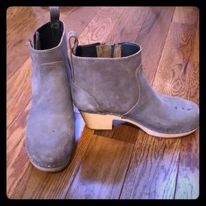 Swedish Hasbeens Zip It Emy Boots size 38 (US 8)